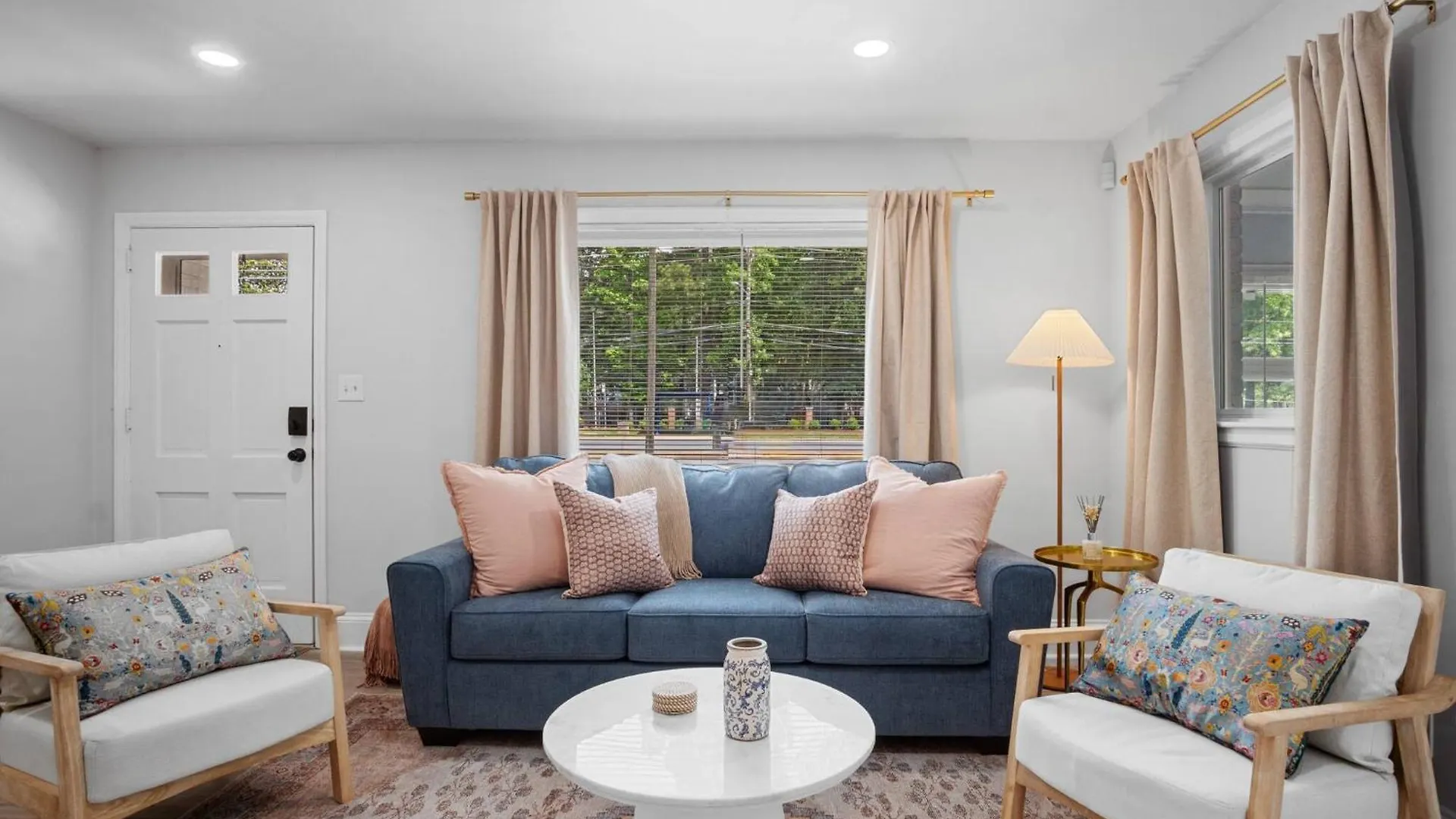 3Bd Near Dt | Bbq, Backyard Games & Outdoor Dining Villa Charlotte Holiday home