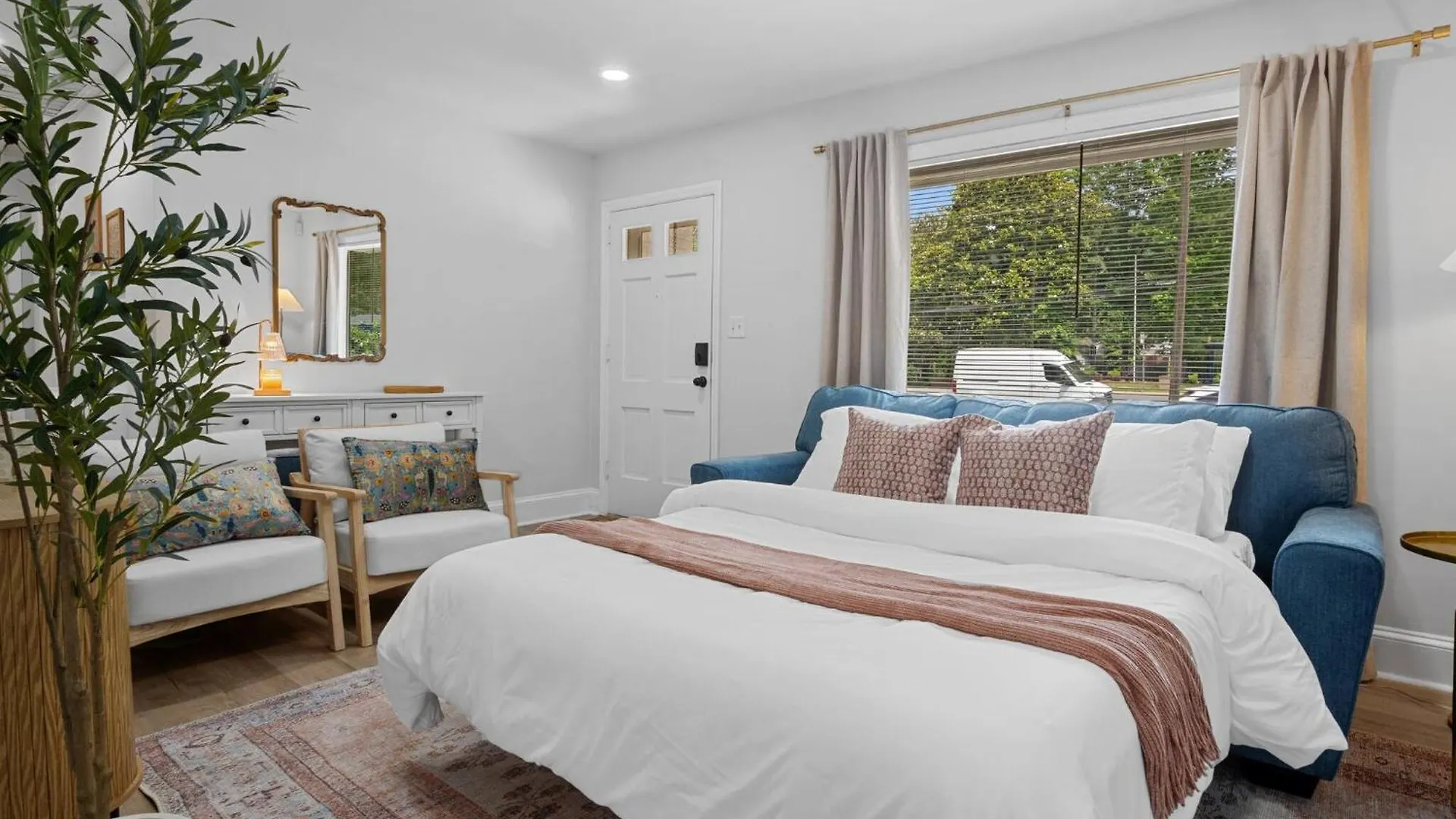 3Bd Near Dt | Bbq, Backyard Games & Outdoor Dining Villa Charlotte Holiday home